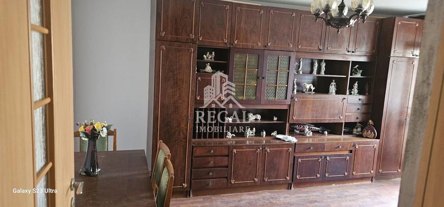 Apartament cu 3 camere decomandat, mobilat în Nord