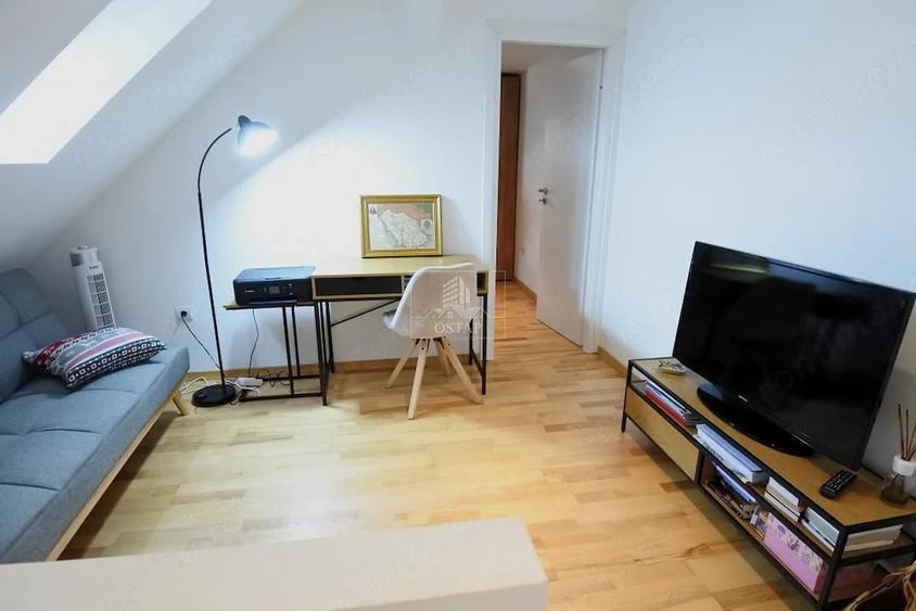 Apartament cu 4 camere decomandat în Central