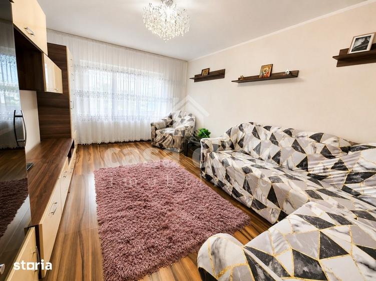 Apartament cu 3 camere decomandat în Piața Centrală