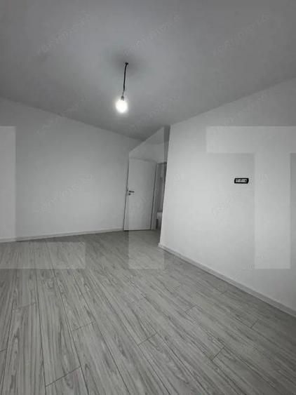 Casă cu 4 camere cu Teren 650 Mp în Peciu Nou