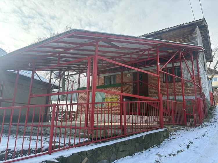 Casă cu Teren 285 Mp în Lunca Mare