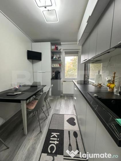 Apartament cu 3 camere decomandat în Central