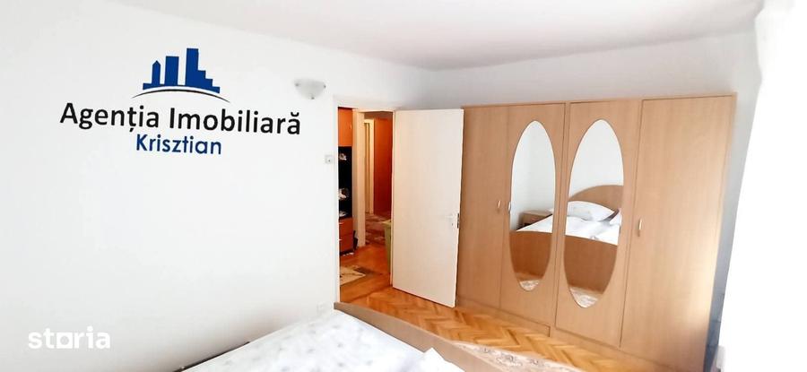 Apartament cu 3 camere decomandat în Burdea