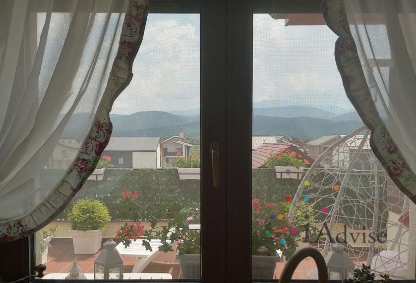 Penthouse cu 3 camere decomandat, mobilat în Cristian