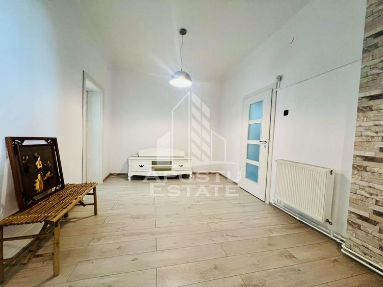 Birou, de 120 mp, în Girocului