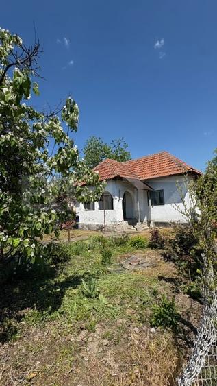 Casă individuală cu 2 camere cu Teren 1100 Mp în Exterior Sud
