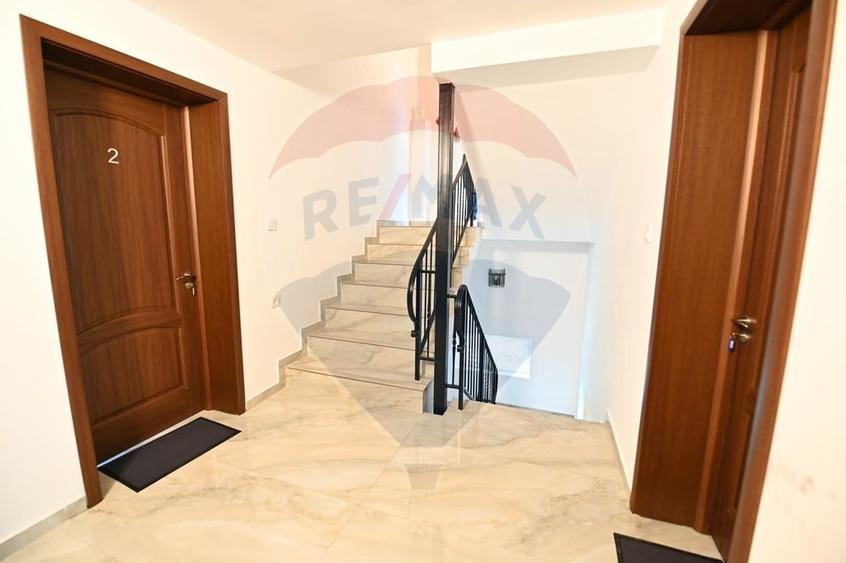 Hotel/Pensiune, de 342 mp, în Baia de Fier