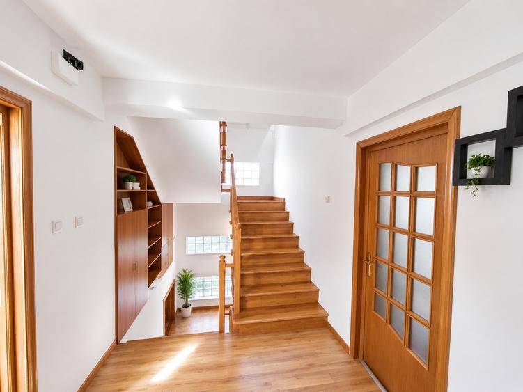Vânzare vilă S+P+1+M spatioasa Faleza Nord - 25