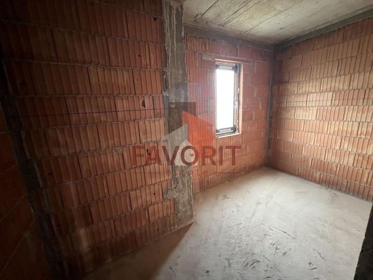 Duplex cu 4 camere cu Canalizare în Giroc