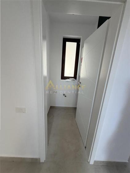Casă individuală cu 5 camere cu Teren 250 Mp în Berceni