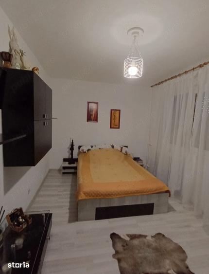 Apartament cu 3 camere semidecomandat în Valea Rosie