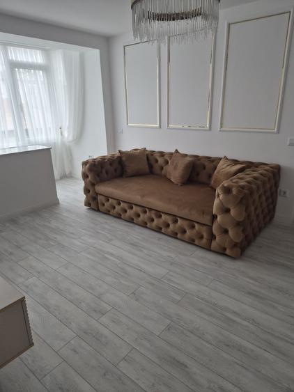 Apartament cu 3 camere decomandat în Școlilor