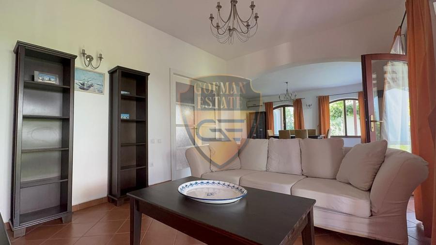 Casă individuală cu 5 camere cu Piscina în Mamaia