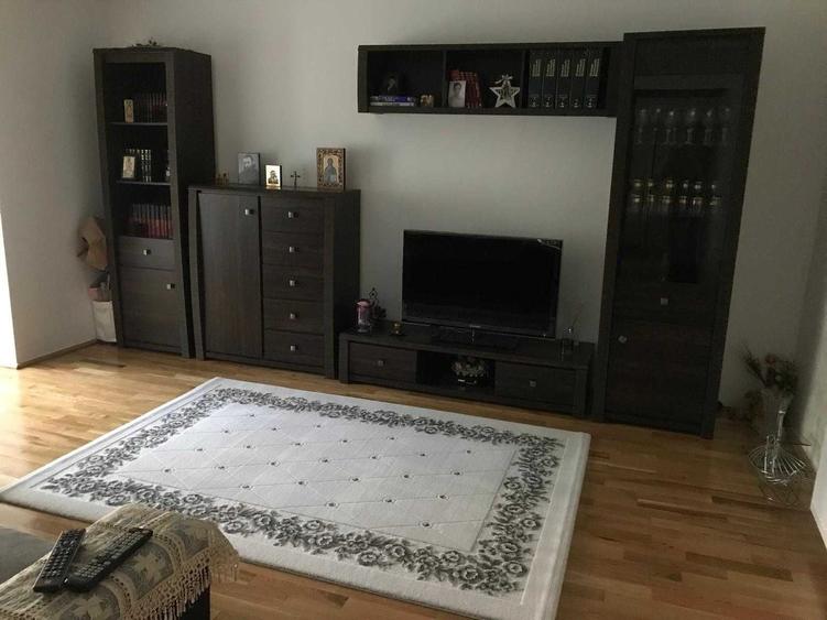Apartament cu 3 camere decomandat în Aradului