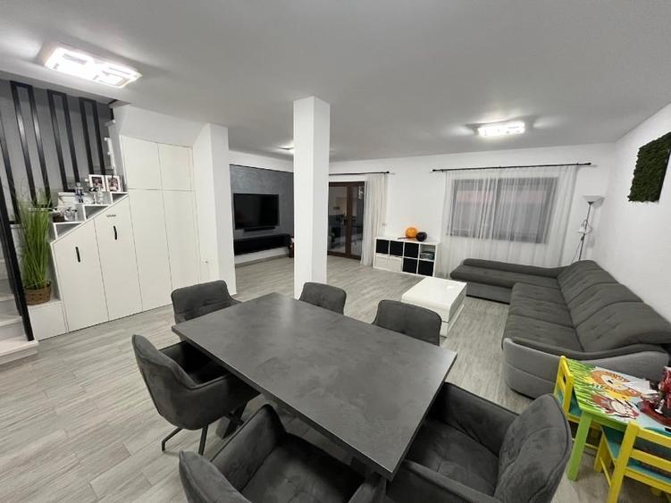 Duplex cu 4 camere cu Canalizare în Moșnița Veche