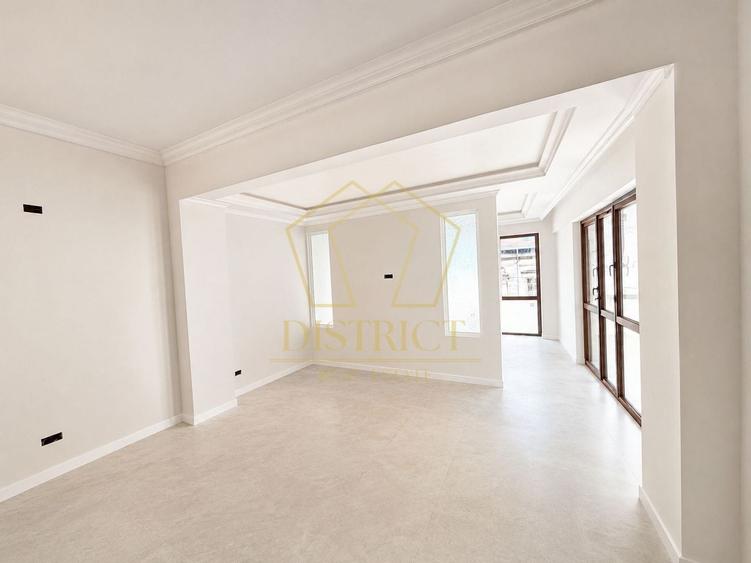 Apartament cu 3 camere decomandat în Bălcescu