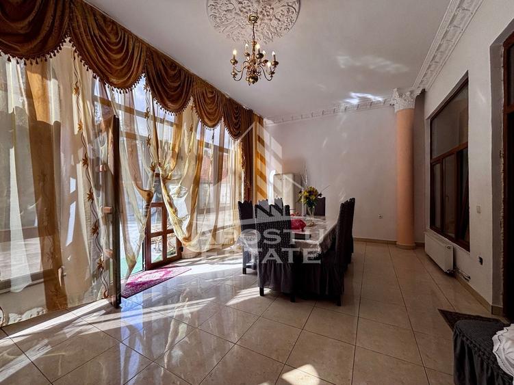 Apartament cu 5 camere semidecomandat în Central