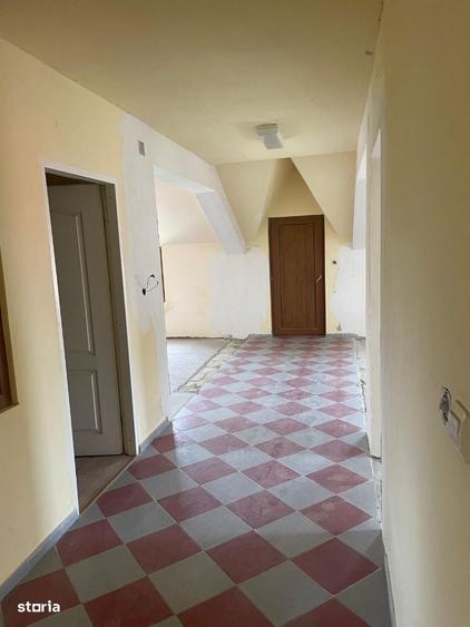 Casă cu 4 camere în Mangalia