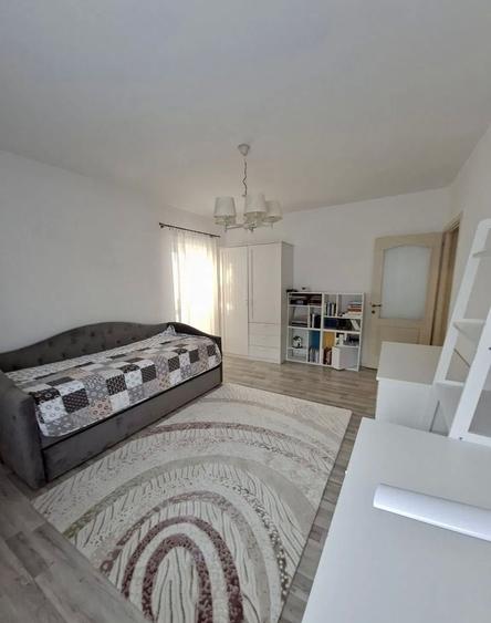 Apartament cu 2 camere decomandat, mobilat în Dârste