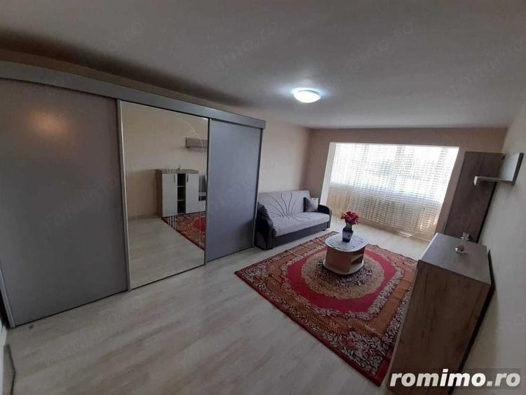 Garsonieră decomandată în Brâncoveanu