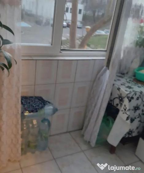 Apartament cu 2 camere decomandat, mobilat în Poarta 6