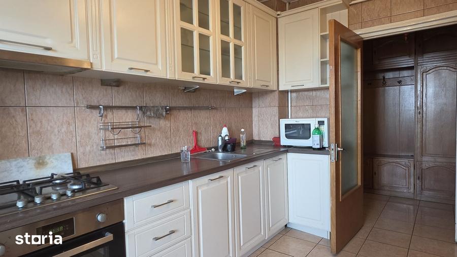 Apartament cu 3 camere decomandat în Griviței
