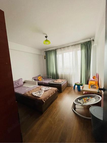 Apartament cu 5 camere decomandat în Central