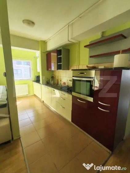 Apartament cu 3 camere decomandat în Independenței