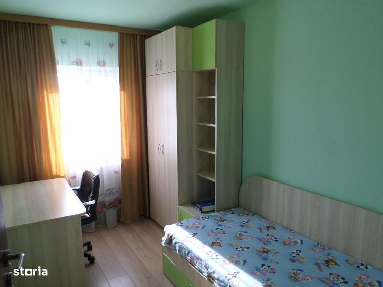 Apartament cu 3 camere decomandat în Mihai Bravu