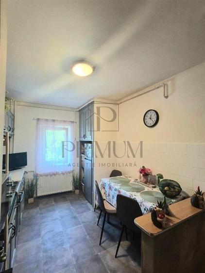 Apartament cu 2 camere semidecomandat în Dâmbovița