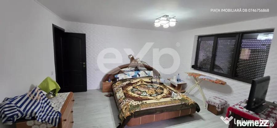 Casă cu 7 camere cu Teren 9800 Mp în Bungetu