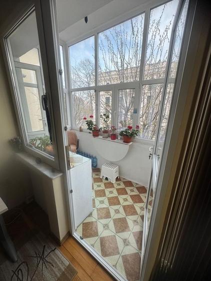 Apartament cu 3 camere semidecomandat, mobilat în Peninsula