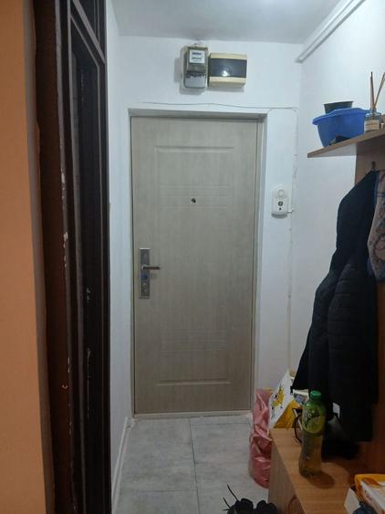 Apartament cu 2 camere semidecomandat, mobilat în P-ța Reșița