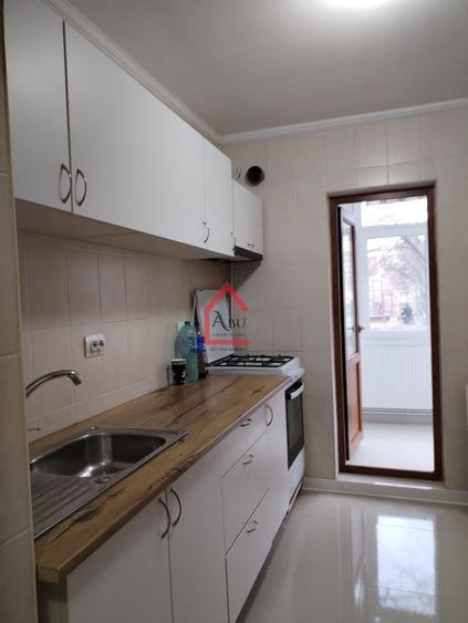 Apartament cu 2 camere decomandat, mobilat în Galata