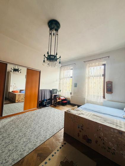 Apartament spatios , cu farmec deosebit -zona Posta Veche