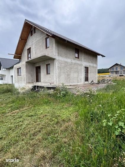 Casă cu 5 camere cu Teren 500 Mp în Central