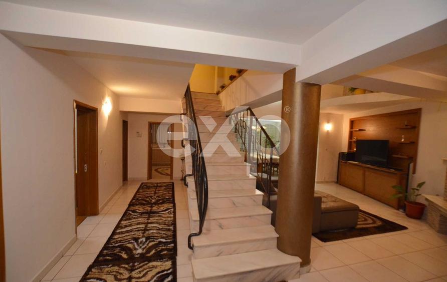 Casă individuală cu 7 camere cu Canalizare în Găvana
