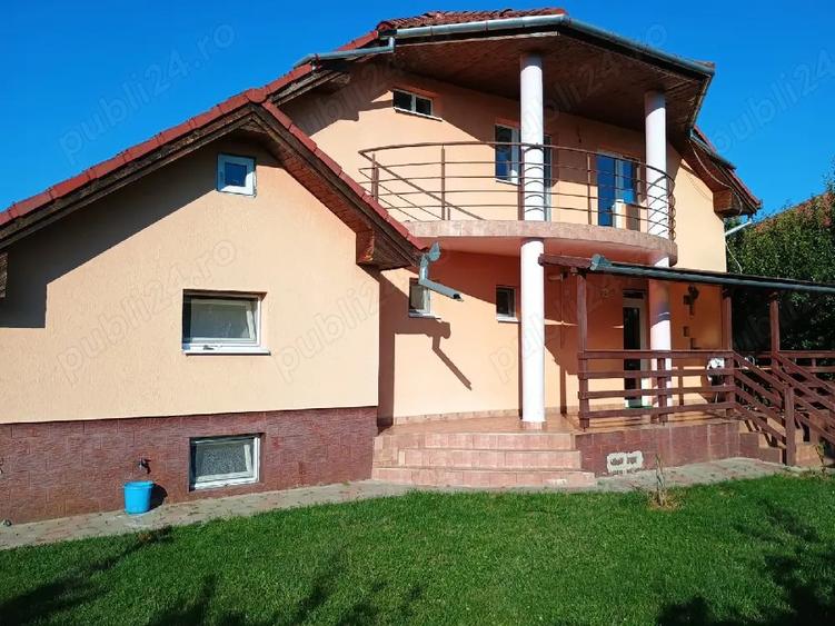Casă cu 5 camere cu Teren 618 Mp în Sântana de Mureș