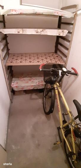 Garsonieră decomandată în Pietroasa