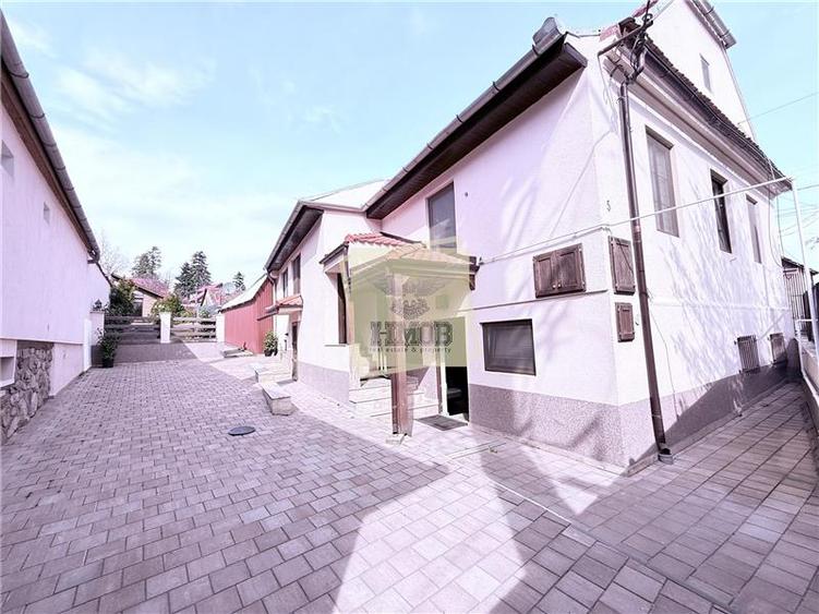 Casă individuală cu 6 camere cu Piscina în Cisnădioara