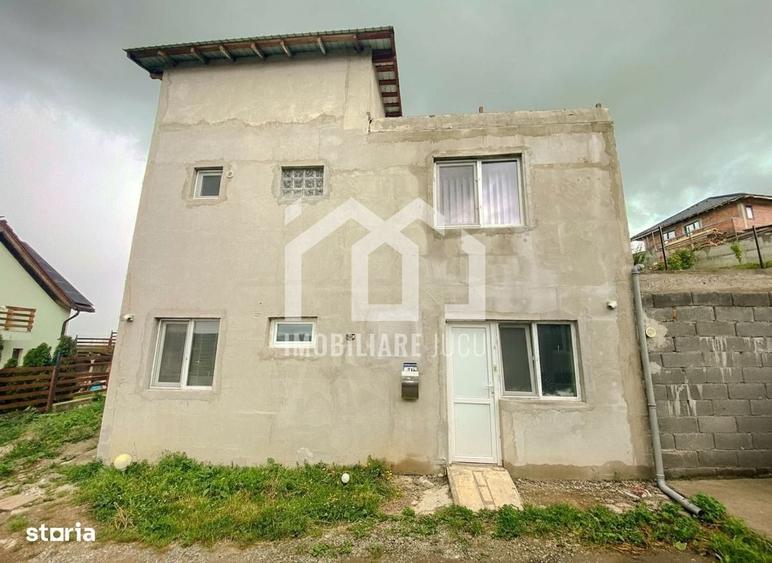 Casă cu 3 camere în Jucu