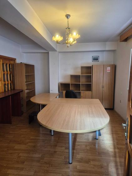 Casă cu 4 camere cu Teren 203 Mp în Central
