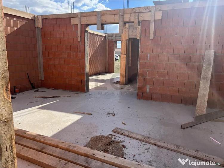 Apartament cu 3 camere decomandat în Sântandrei