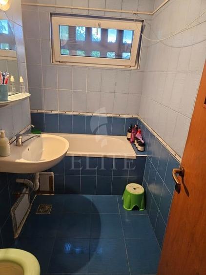 Apartament cu 3 camere semidecomandat în Gheorgheni