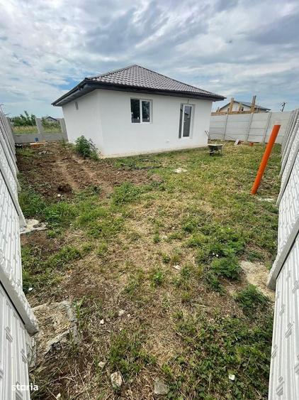 Casa individuala pe parter, 3 camere, 70 mp, teren 280 mp - 1