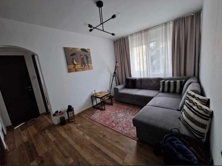 Apartament cu 2 camere semidecomandat în Florilor