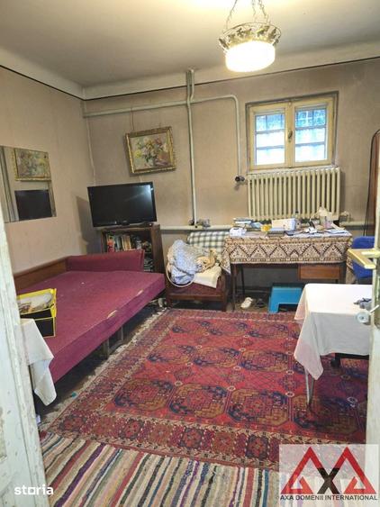 Casă cu 6 camere decomandat cu Teren 538 Mp în Baba Novac