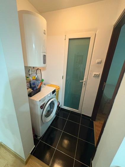 Apartament cu 3 camere semidecomandat în Pantelimon