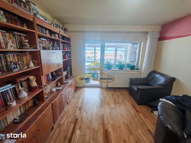 Apartament cu 3 camere decomandat în Dofteana