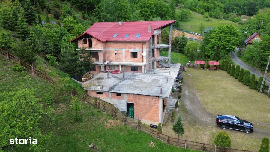 Spațiu comercial, de 1,000 mp, în Firiza